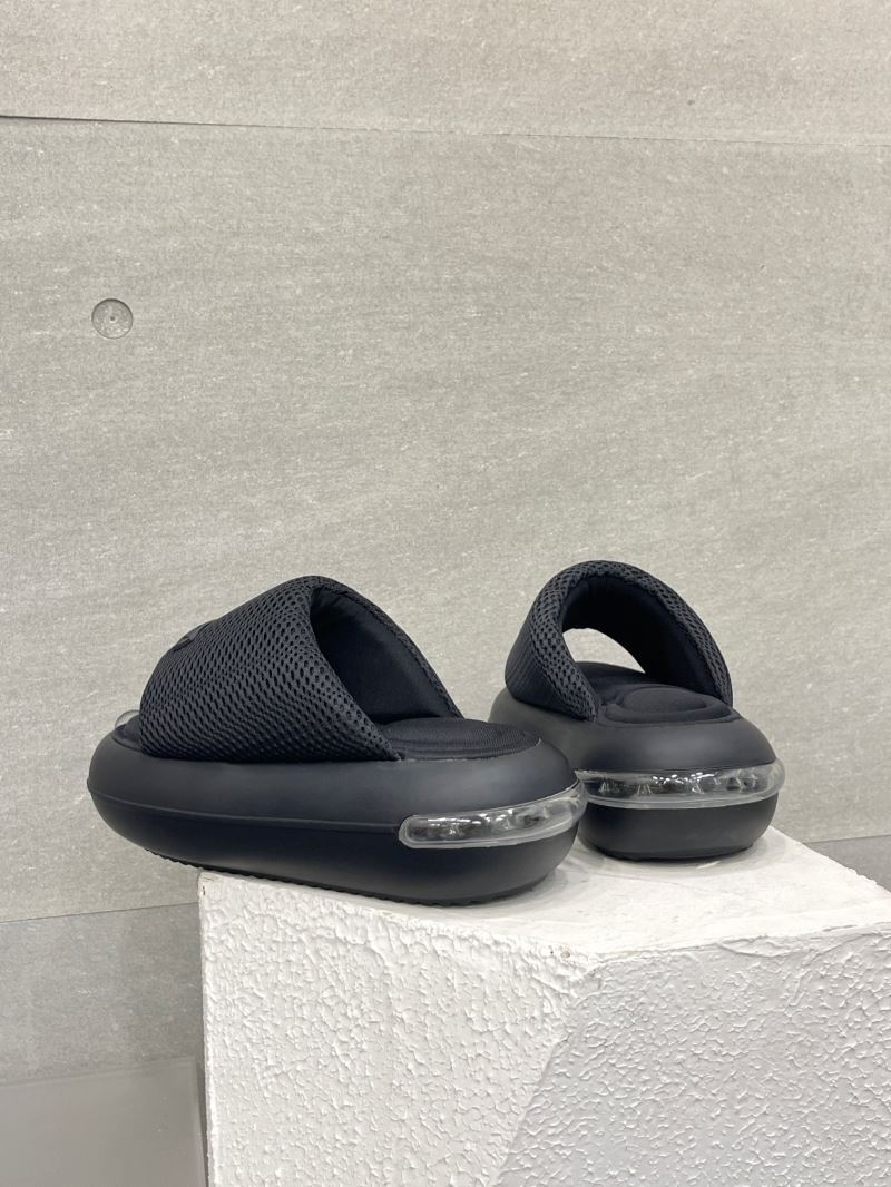 Dymonlatry Sandals